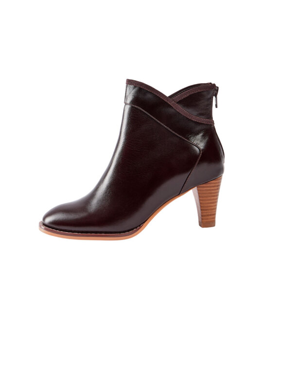 Sofie Schnoor - T225C Boot
