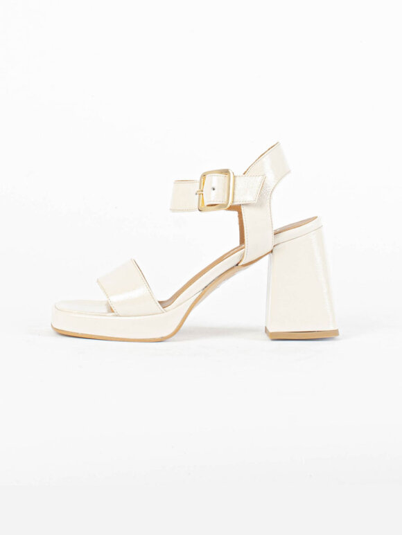 Bukela - Gry Sandal