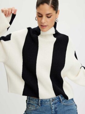Gestuz - RisaneGZ Short Wool Pullover