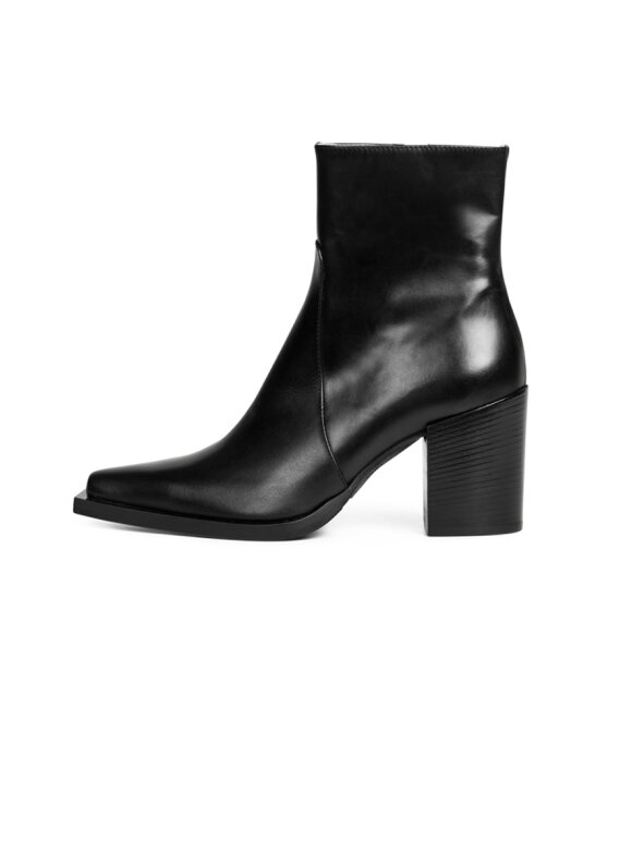 APair - New Edgy Bootie