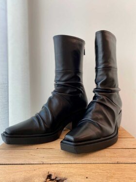 APair - Western Wrinckle Boots