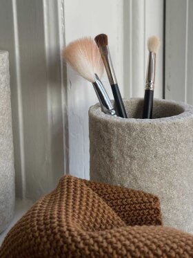 Humdakin - Sandstone Toothbrush Mug