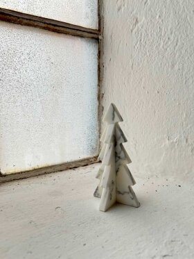 Mangus - Marble Christmas Tree