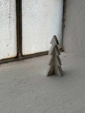 Mangus - Marble Christmas Tree
