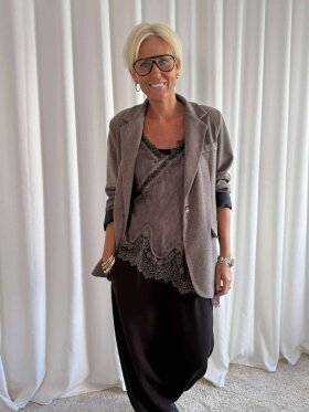 MARTA - MdcDamiana Blazer - Lev. uge 46/47 MARTA - MdcDamiana Blazer - Lev. uge 46/47