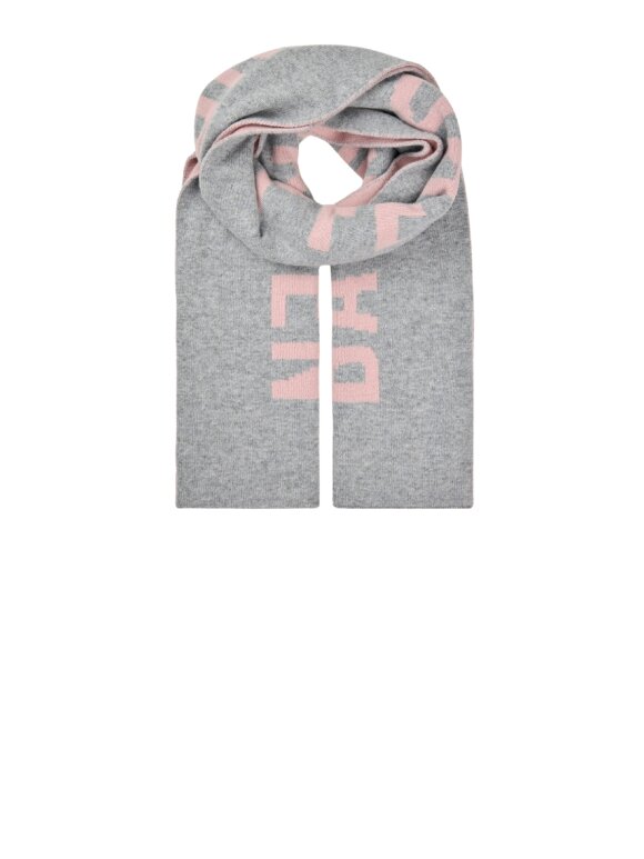 Baum Und Pferdgarten - Leora Scarf