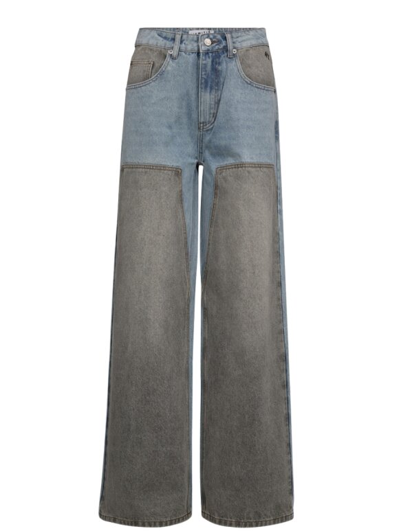 Haute L'amitié - Two-Tone Patch Jeans