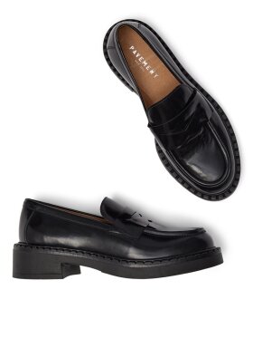 Pavement - PANayeli Patent Loafer