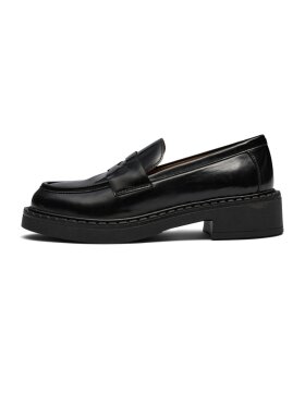 Pavement - PANayeli Patent Loafer