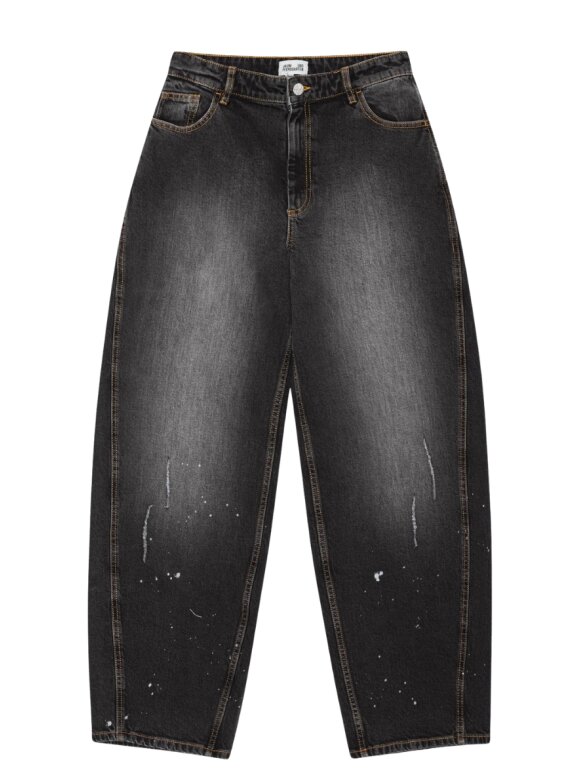 Baum Und Pferdgarten - Nevin Jeans