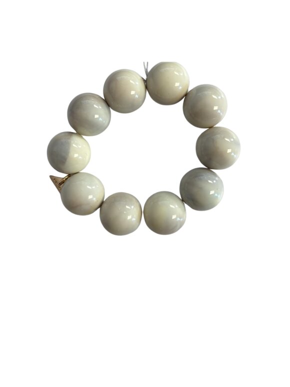 Bow 19 - Bold Pearl Bracelet Bow 19 - Bold Pearl Bracelet