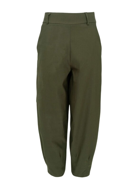Black Colour - BCBeverly Barrel Pant Black Colour - BCBeverly Barrel Pant