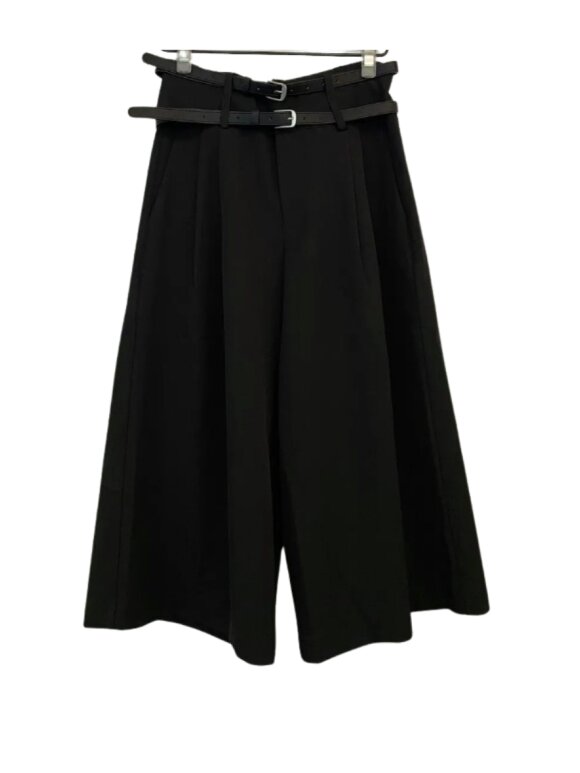Haute L'amitié - Michelle Belt Bermuda Haute L'amitié - Michelle Belt Bermuda